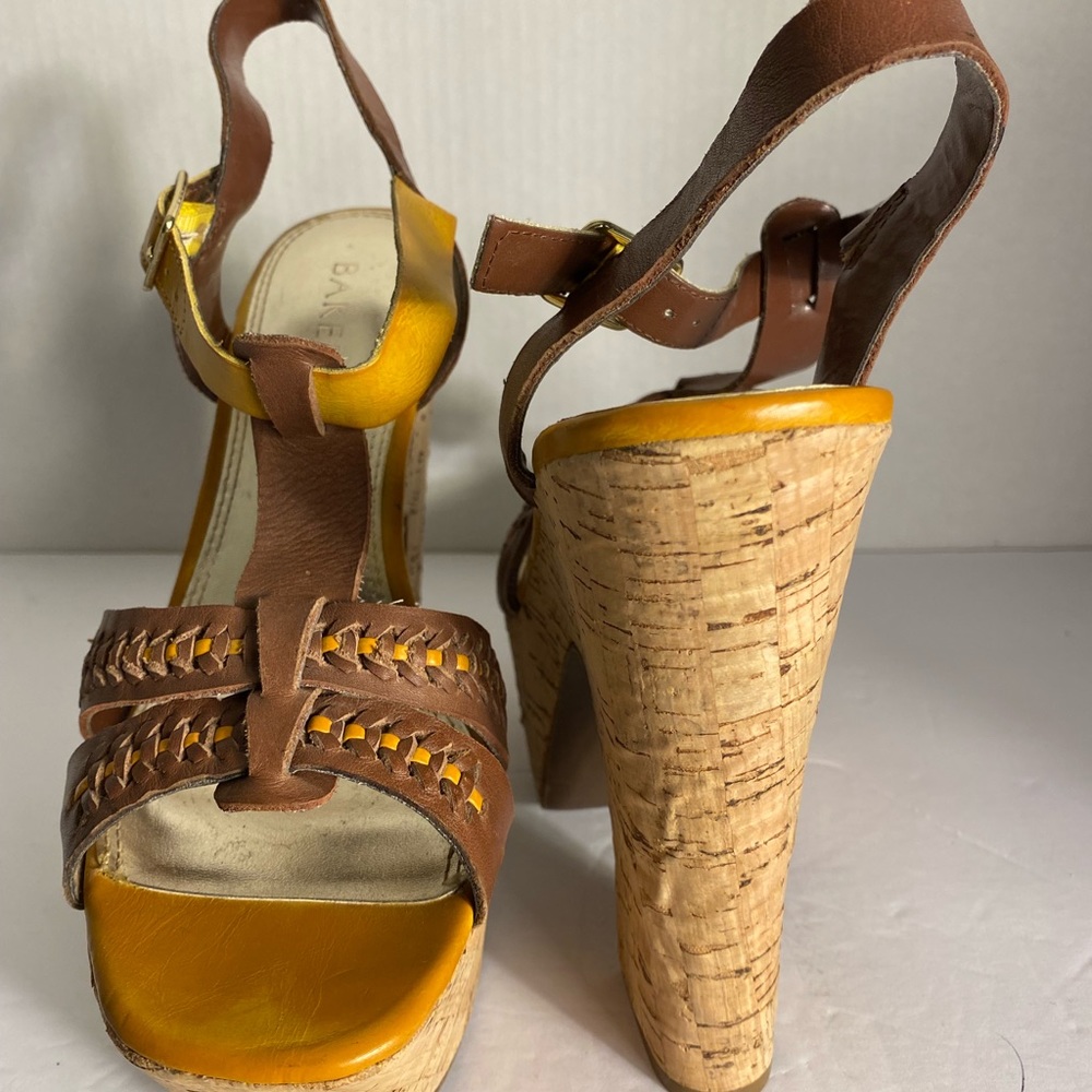 Bakers ladies tall platform sandals size 9 medium